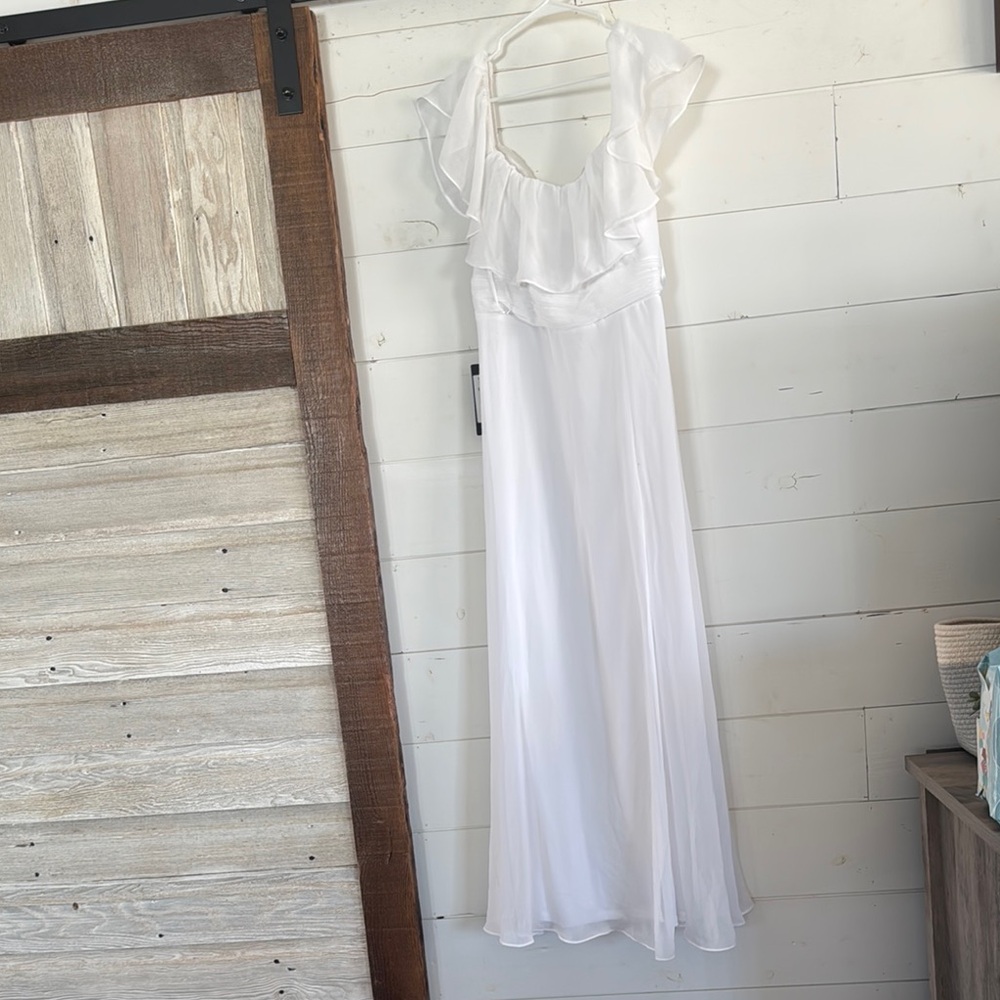 Elegant White Ruffled Maxi Dress
